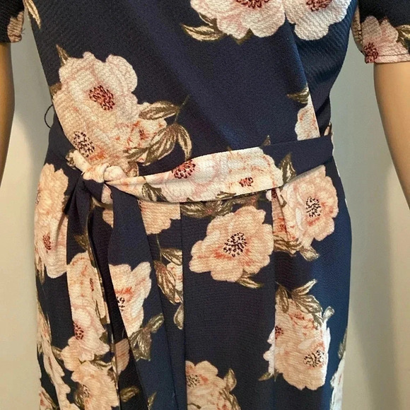 Trixxi jumpsuit, size small blue floral, shirt sleeve - Picture 4 of 10